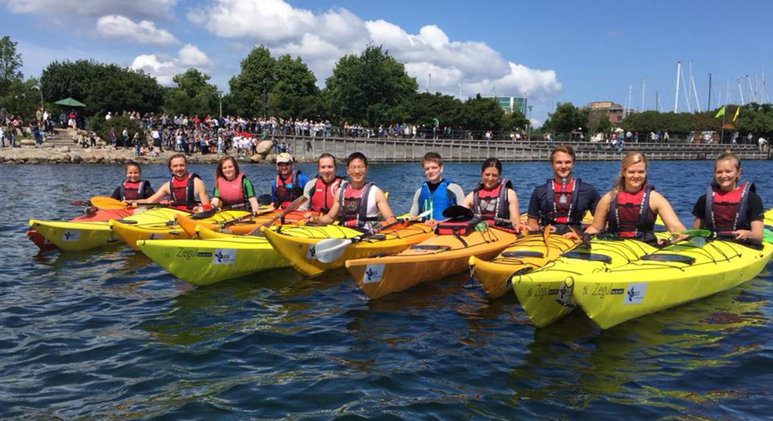 Kayaking in front of the Little Mermaid with the Student Sports Association, KSI